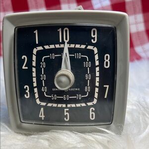 Vintage General Electric Dark Room Count Down Timer